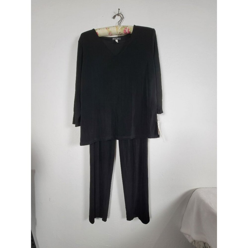 Made In Heaven Women's 3/4 Sleeve V-Neck T-Shirt & Pants Set Black 1X NEW